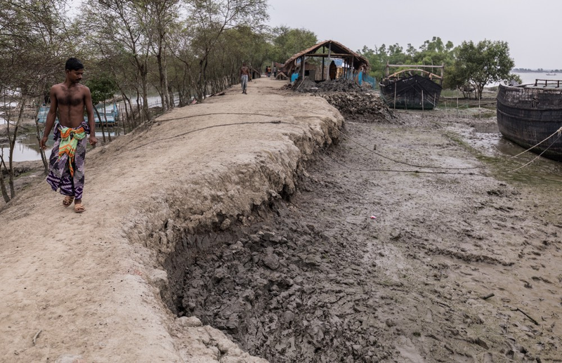 Eroded embankment in Shymnagar. Source: Environmental Justice Foundation